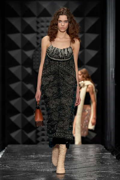 Look 26